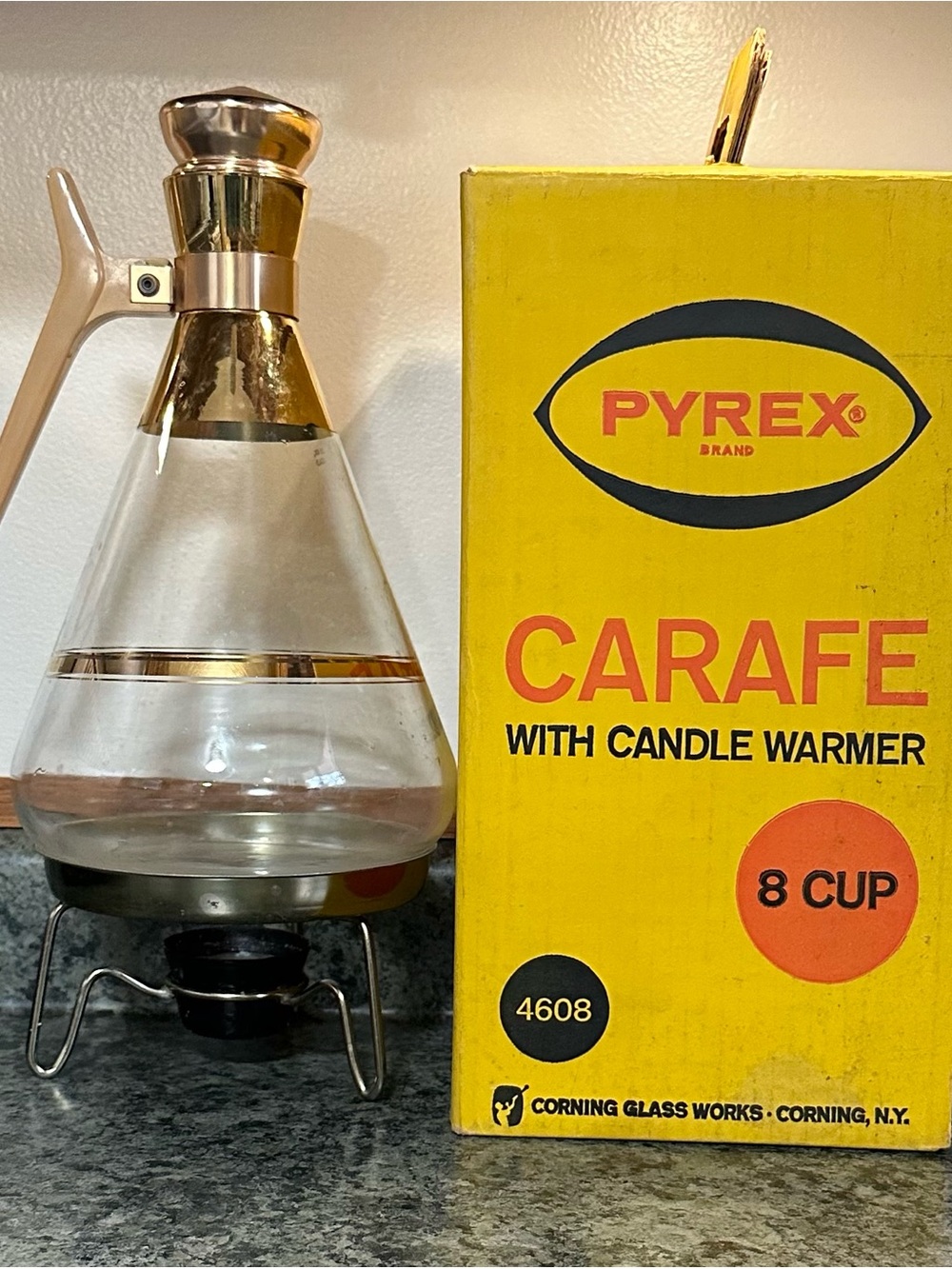 Pyrex 8 Cup Carafe with Candle Warmer